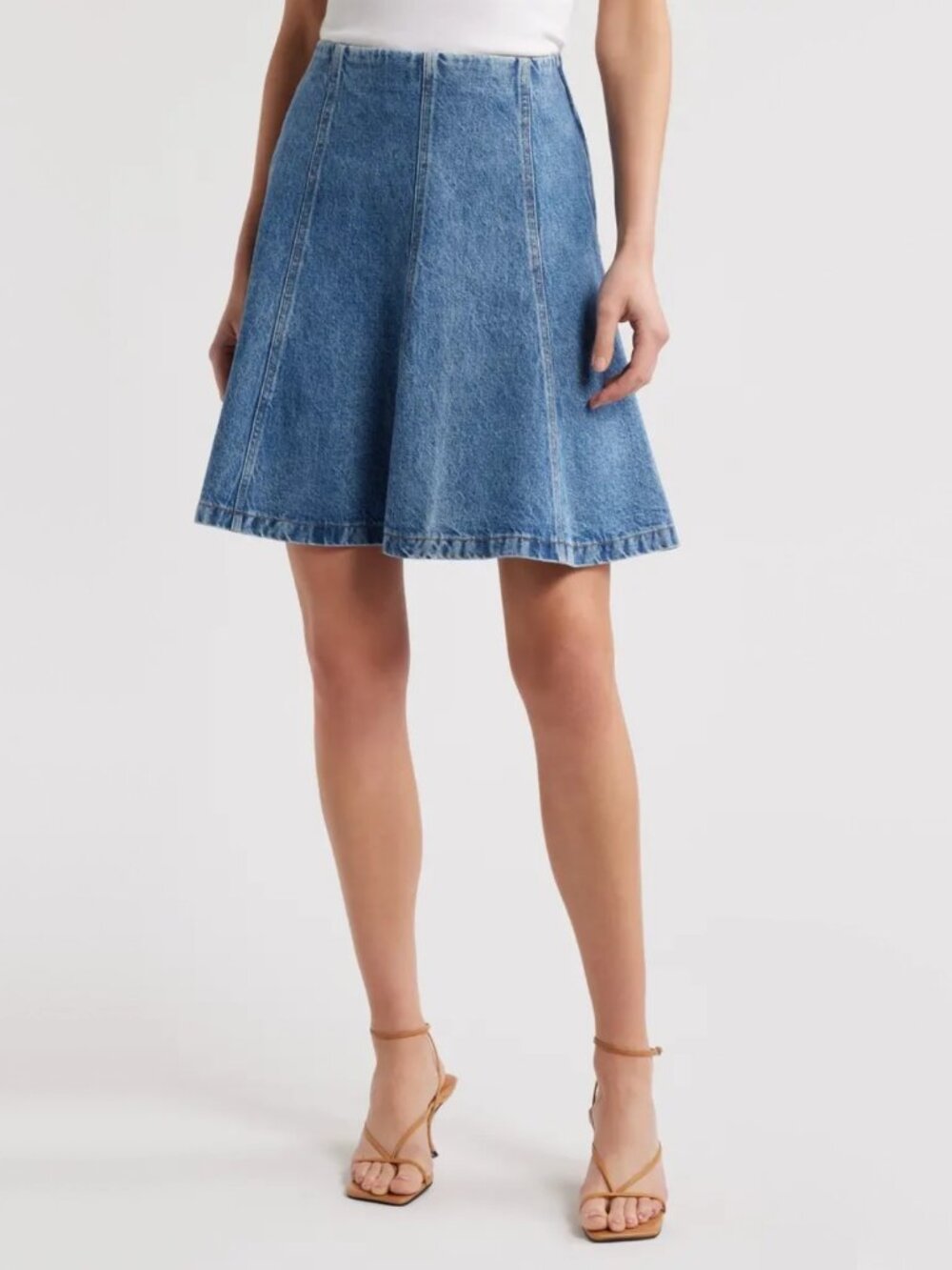 Frame "The Sway" Flared Denim Skirt in Blue, size 26